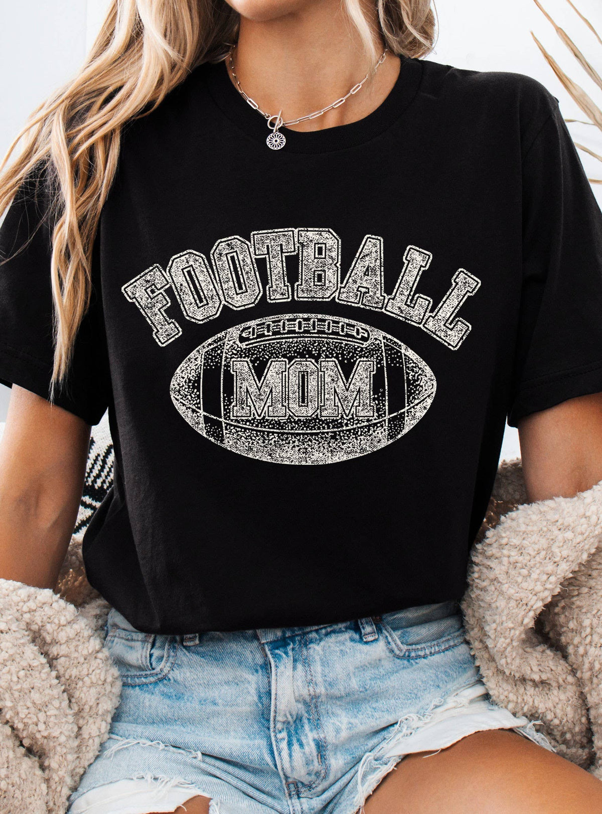 FOOTBALL MOM GRAPHIC TEE